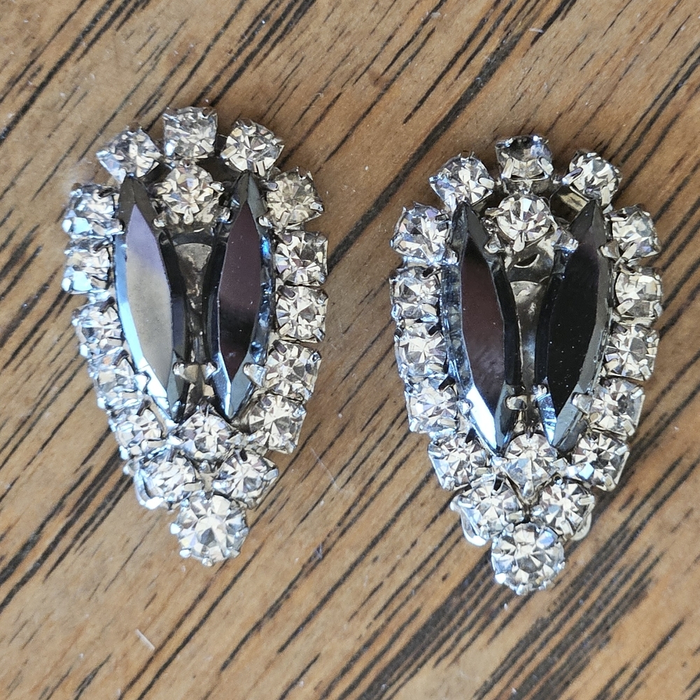 Crystal pendant and earrings set